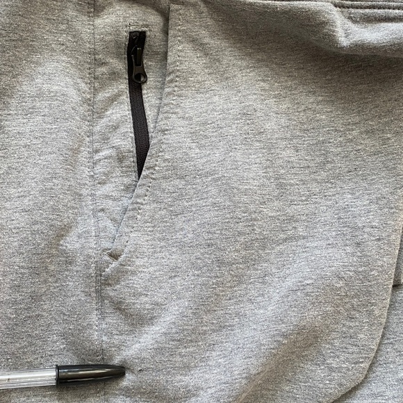 Gap Performance Fit Joggers - Picture 6 of 7